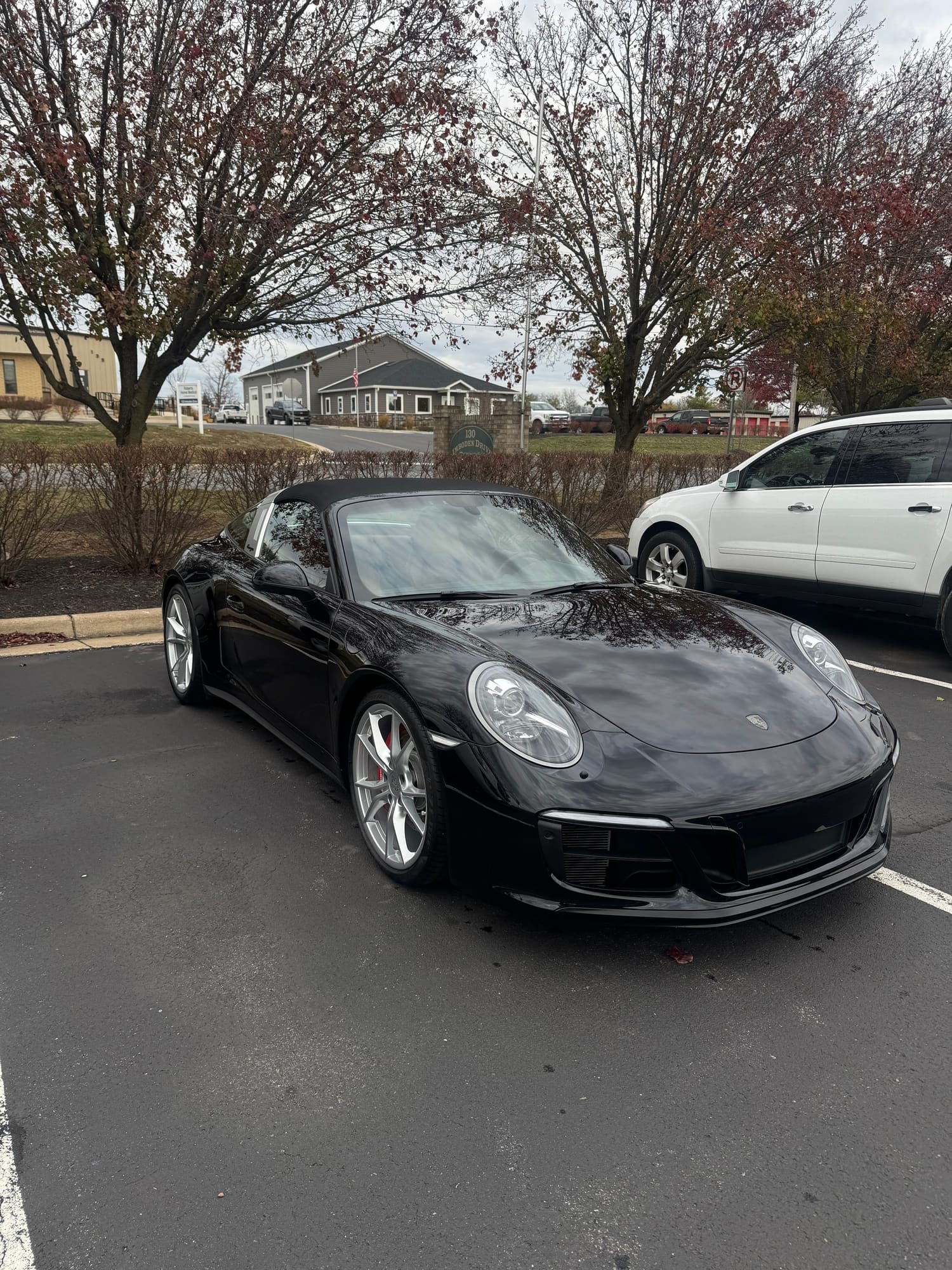 Porsche 911 Targa receives a paint correction to enhance gloss finish. 